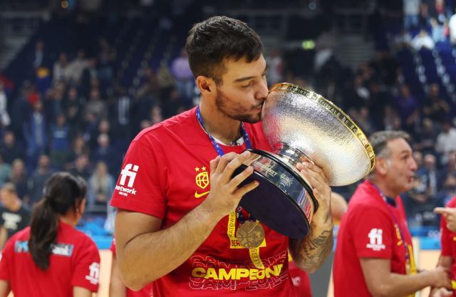 1663579680746076065.jpg 1425013514.jpg