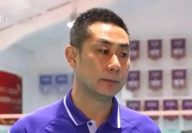 开云登录入口地址-四强成绩掩盖不住裂痕！天津球迷彻底怒了：陈方，你就是球队罪人|天津女排|队员|执教|教练|赛季_新浪体育_新浪新闻